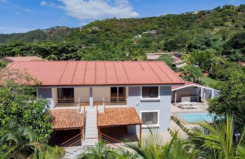 Coco Condo | Flat 4 · ★ Flat 4 - Modern 2 BR 2 Bath - 300m from beach ★