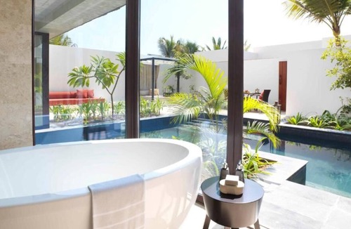 Salalah House | For the Whole Family! TWO Luxury 1BR Villas with Plunge Pool & Courtyard Terrace