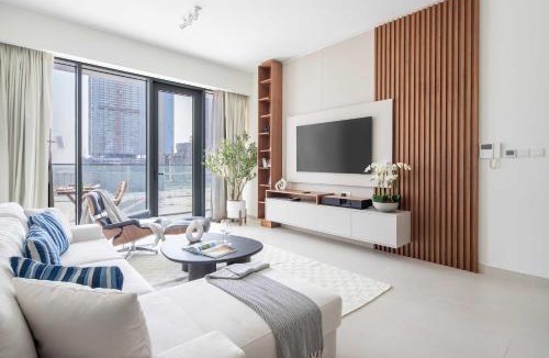 Al Safa Apartment | Frank Porter - Canal Front Residence 9A