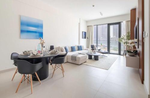 Al Safa Apartment | Frank Porter - Canal Front Residence 9A