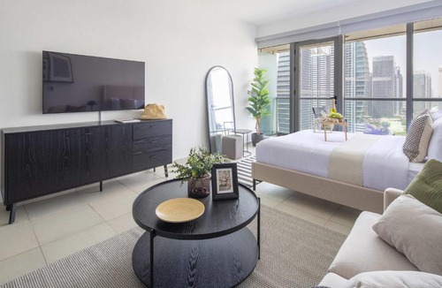 Jumeirah Lake Towers Apartment | Frank Porter - Dubai Arch Tower , JLT