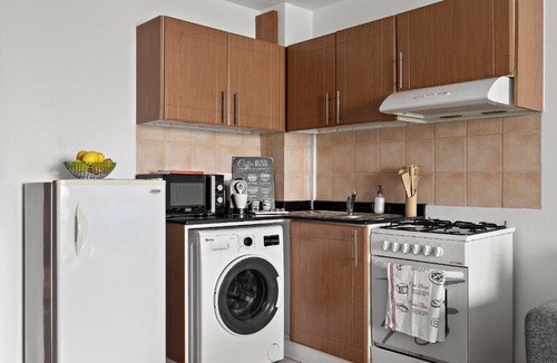 Dubai Production City Apartment | Frank Porter - Lago Vista