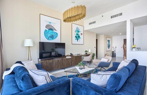 Dubai Media City Apartment | Frank Porter - Palm View