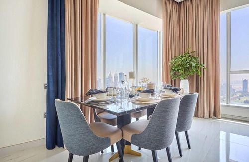 Dubai Media City Apartment | Frank Porter - Palm View