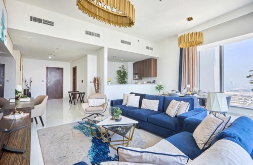 Dubai Media City Apartment | Frank Porter - Palm View