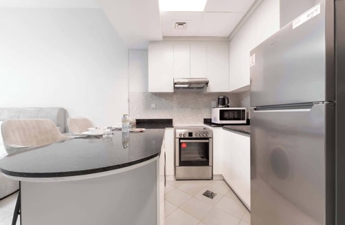 Dubai Sports City Apartment | Free housekeeping visits during your stay - StayShort - Classy Studio in Sports City Sleeps 2 with Pool