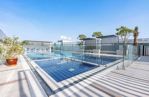 Dubai Production City Apartment | Free housekeeping visits during your stay - StayShort - Modern Studio in Production City Sleeps 3!