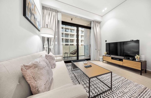 Dubai Production City Apartment | Free housekeeping visits during your stay - StayShort - Modern Studio in Production City Sleeps 3!