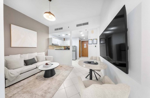 Dubai Production City Apartment | Free Housekeeping Visits During Your Stay - StayShort - Inviting Studio in Production City for 4