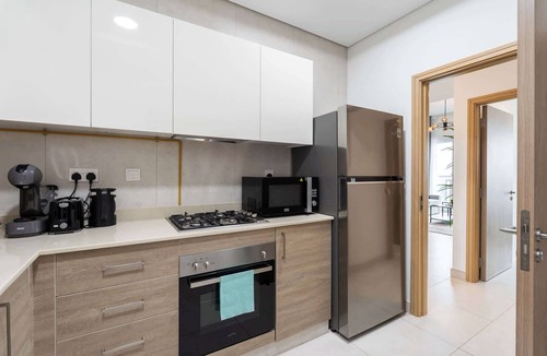 Business Bay Apartment | Free housekeeping visits during your stay - StayShort - Modern 1BR in Prime Business Bay 4 Guests