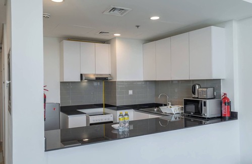 Dubai Apartment | Free housekeeping visits during your stay - StayShort - Tranquil 1BR in Dubai South - Perfect for 2!