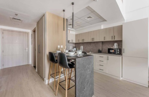 Dubai Sports City Apartment | Free housekeeping visits during your stay - StayShort - Peaceful Studio Apartment at Frankfurt Tower in Sports City