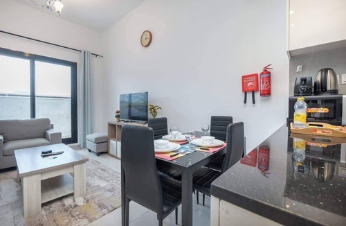 Discovery Gardens Apartment | Free housekeeping visits during your stay - StayShort - Stunning 2BR Apartment in Jebel Ali Village
