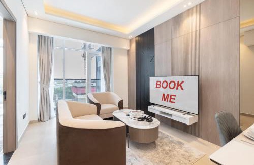 Jumeirah Village Triangle Apartment | Free housekeeping visits during your stay - StayShort - Comfortable 1BR Apartment in JVT with Gym & Pool Sleeps 2