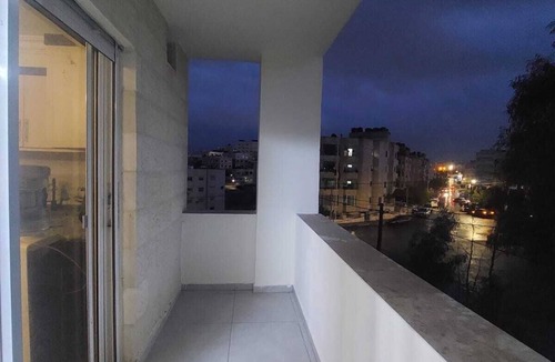 Suwailih Apartment | Full apartment in strategic area with all services: shops, markets, bus stop.