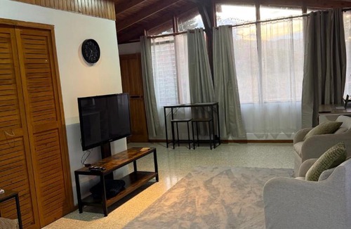 San Antonio Apartment | Fully Equipped Cozy Room in Escazú