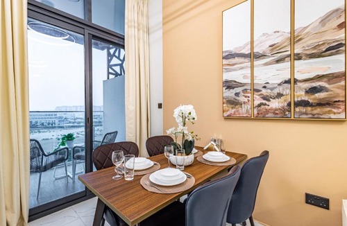 Masdar City Apartment | Fully Furnished 1 BDR in Masdar City - 5 min to Airport - 10 min to Yas Mall, Ferrari World, Sea World