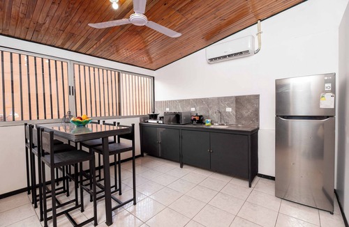 El Cerro Apartment | FULLY FURNISHED APARTMENT WITH WIFI, TV, AND CENTRAL AIR CONDITIONING, 300 METERS FROM THE Pez Vela Marina
