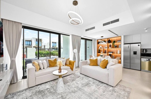 Dubai House | Fully Furnished Modern 3BR Townhouse