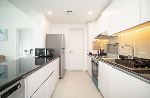 Dubai Apartment | Furnished 2BR with floor-to-ceiling window