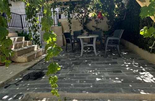 Al Jubeiha Apartment | Furnished Apartment with Garden at Kayed Villa
