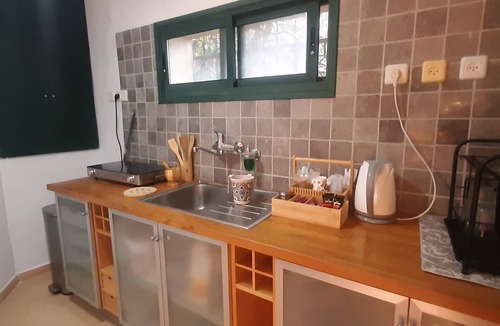 Safed Apartment | Garden apartment Galilee sea & mountains view, WiFi, BBQ, Air Conditioner 2