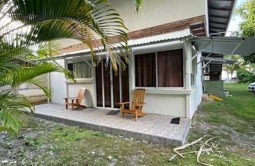 Manzanillo House | Gardenview Retreat | Beachfront | Walk Everywhere
