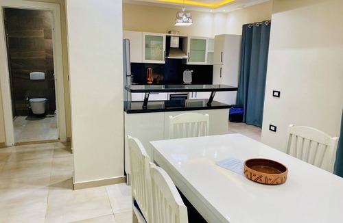 Village Road Villa | Gemütliche Ferien Villa Bordeaux mit 2 Pools, in Hurghada am Roten Meer