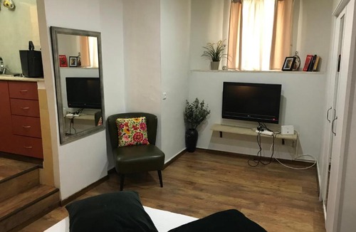 Haifa Apartment | German Colony Studio