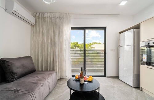 Gesher HaZiv Apartment | Gesher Haziv Modern Stay by Sea N' Rent