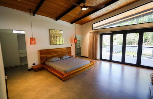 Liberia House | Gey Tropical House