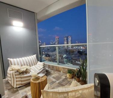 Tel Aviv Apartment | Gindi Tower Apartments TLV