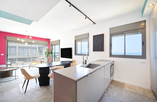 Kerem HaTeimanim Apartment | Glam 4BR Overlooking Banana Beach by HolyGuest