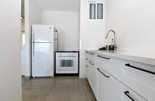 Migdal Apartment | Gluck House – A Modern, Tranquil Escape Overlooking the Sea of Galilee