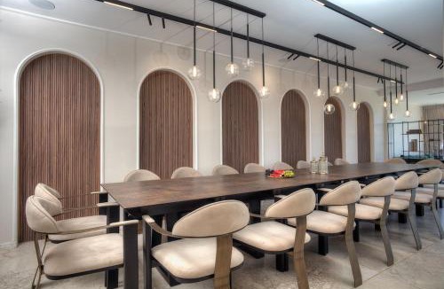 Artists Colony Villa | Golden Estate - גולדן אסטייט