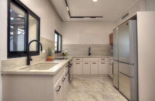 Artists Colony Villa | Golden Estate - גולדן אסטייט