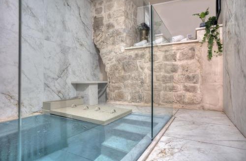Artists Colony Villa | Golden Estate - גולדן אסטייט