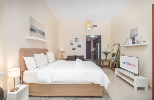 Al Hamra Village Apartment | Golf Views & Spacious Balcony & Al Hamra