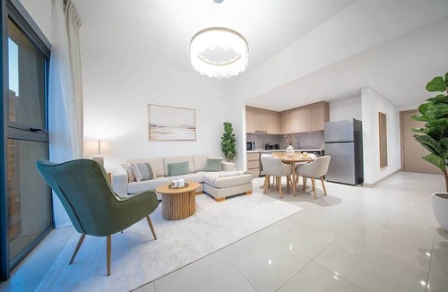 Al Khan Apartment | Gorgeous 2 Bed in Cyan Beach Residence