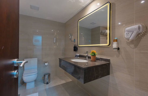 Naif Hotel | Grand Continent Hotel Dubai