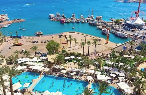 Be'er Ora Boat Rental | Grand SeaSuite Duplex Suite on the Water + Attached Car