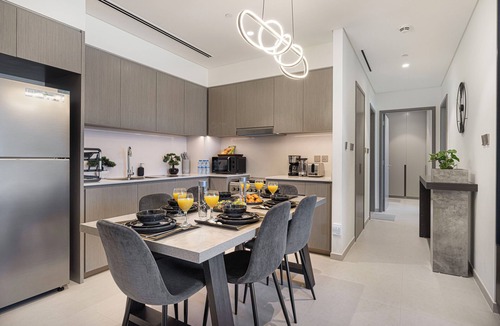 Downtown Dubai Apartment | Grande Suites by Hostiva - Burj View