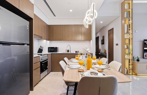 Downtown Dubai Apartment | Grande Suites by Hostiva - Burj View
