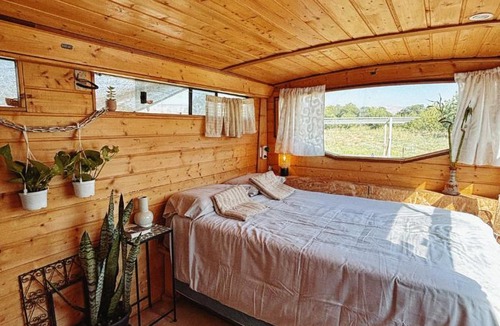 Beit Hillel Ski Chalet | Green Bus