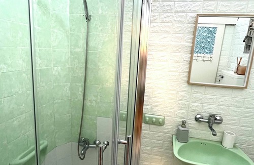 Haifa Apartment | Green Emerald