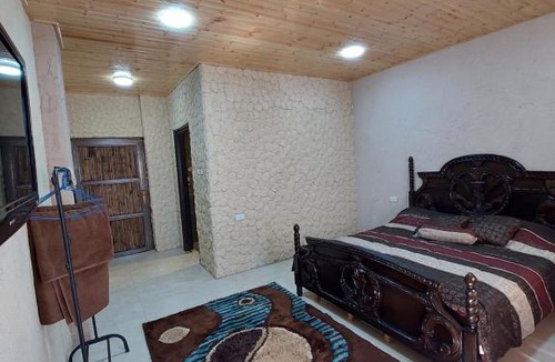 Al-Maghtas Apartment | Green Garden Rooftop