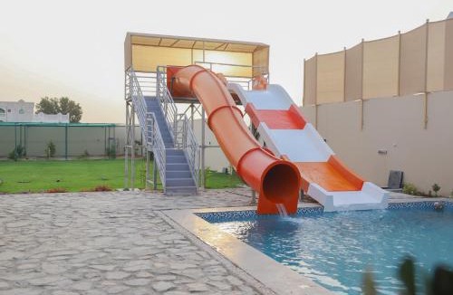 Buraimi House | Green gate