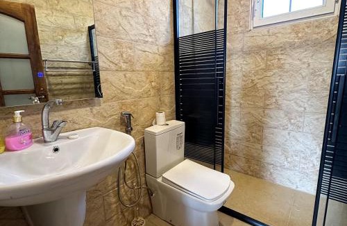 Gesher House | Green House