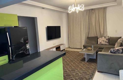 Zayy Apartment | Green land 20