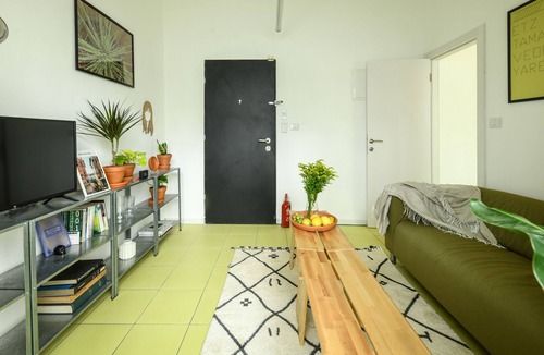 Haifa Apartment | Green Oasis 1BR Apartment near Talpiot Market